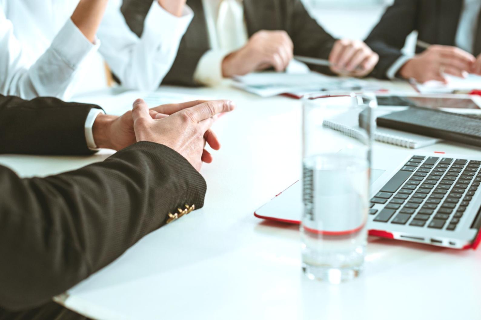 Detailní finanční analýza s grafy a ukazateli