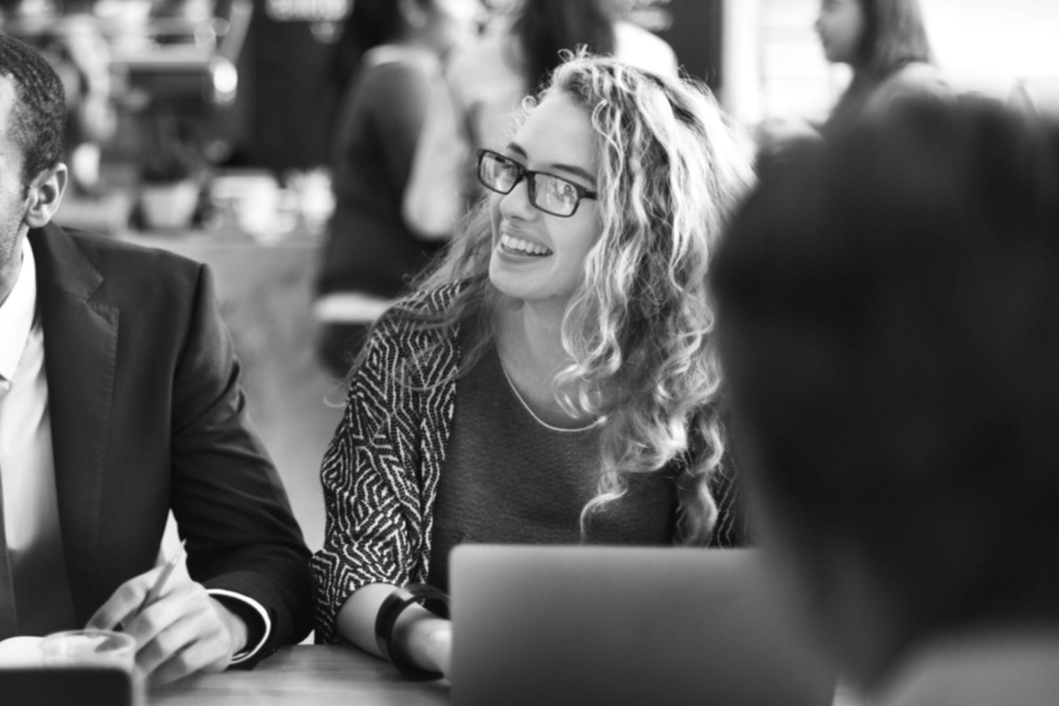 Moderní učebna s interaktivním vybavením pro business vzdělávání